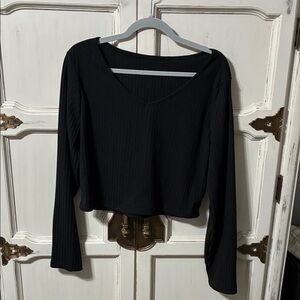 SHEIN Black V-Neck Crop Top